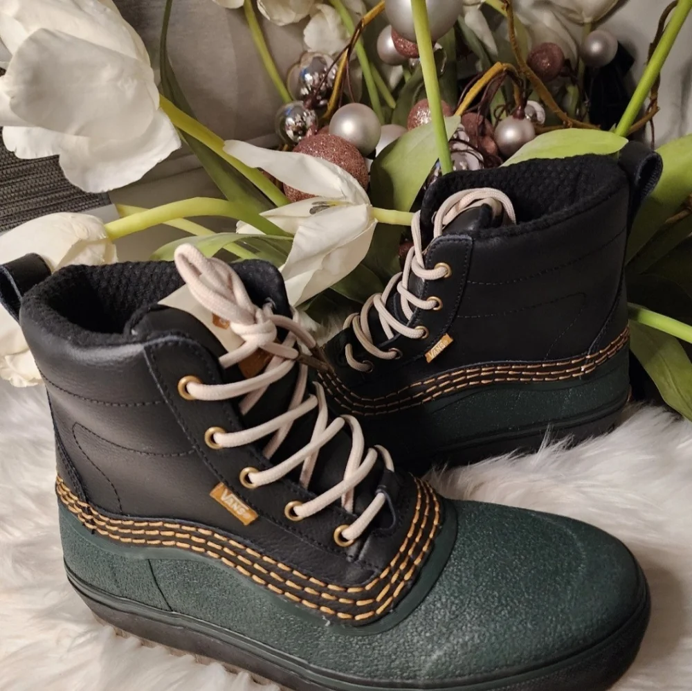 Vans Standard Mid Snow MTE Shoes 2024 mens shoes size10 New